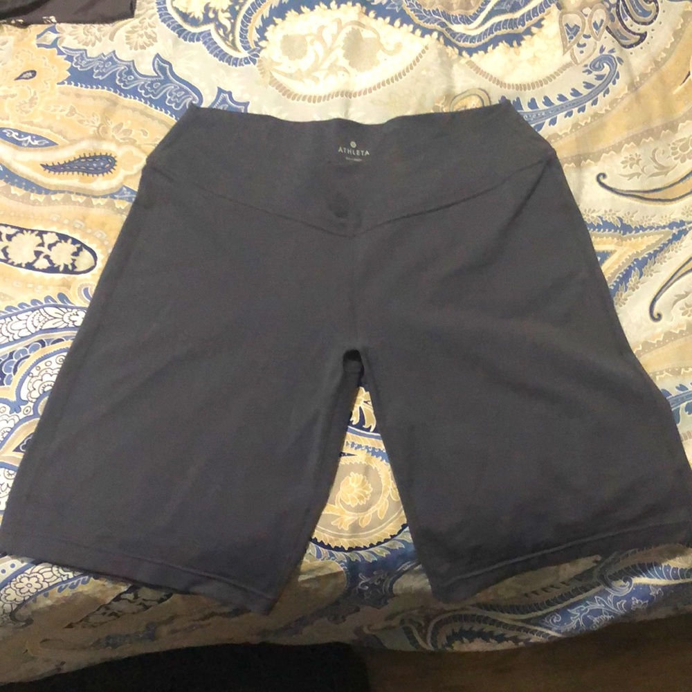Athletics - Burmuda active shorts - Size Large